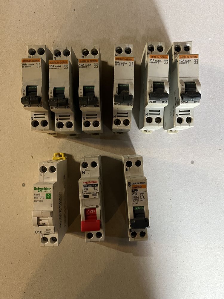 Disjoncteurs 10A
30 Chaunay (86)