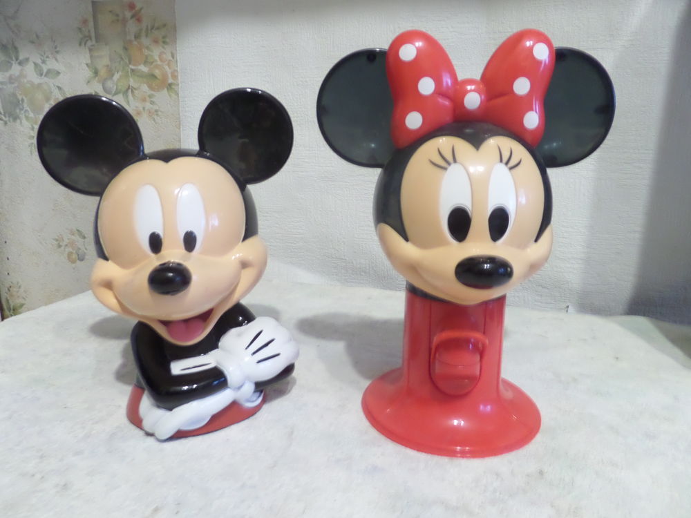 DISNEY tirelires et distributeur de bombons 10 Lyon 8 (69)