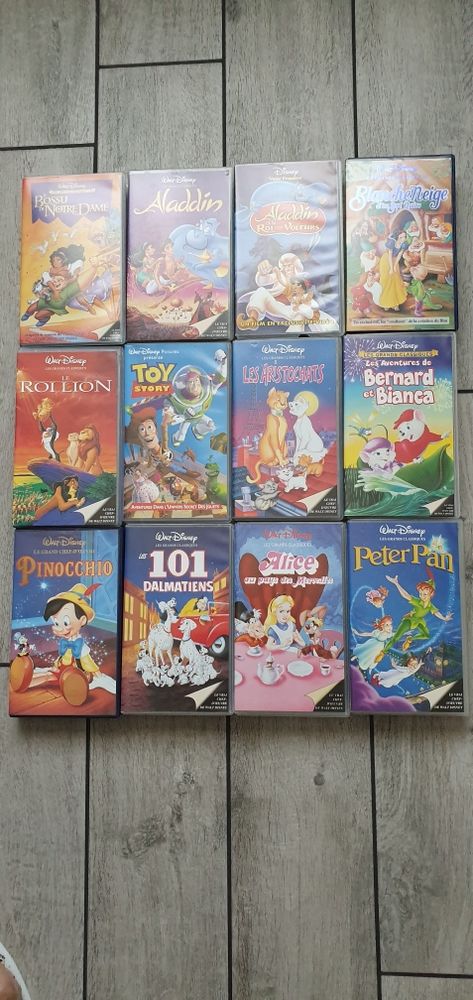 lot 12 VHS Disney 1 Cambronne-l�s-Clermont (60)