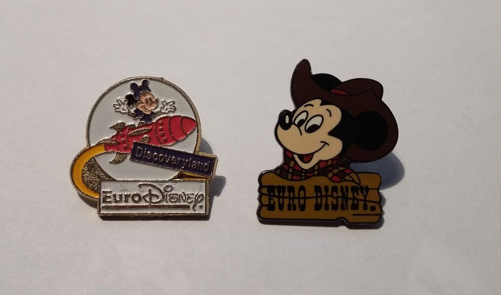 PIN'S Disney 5 Limoges (87)