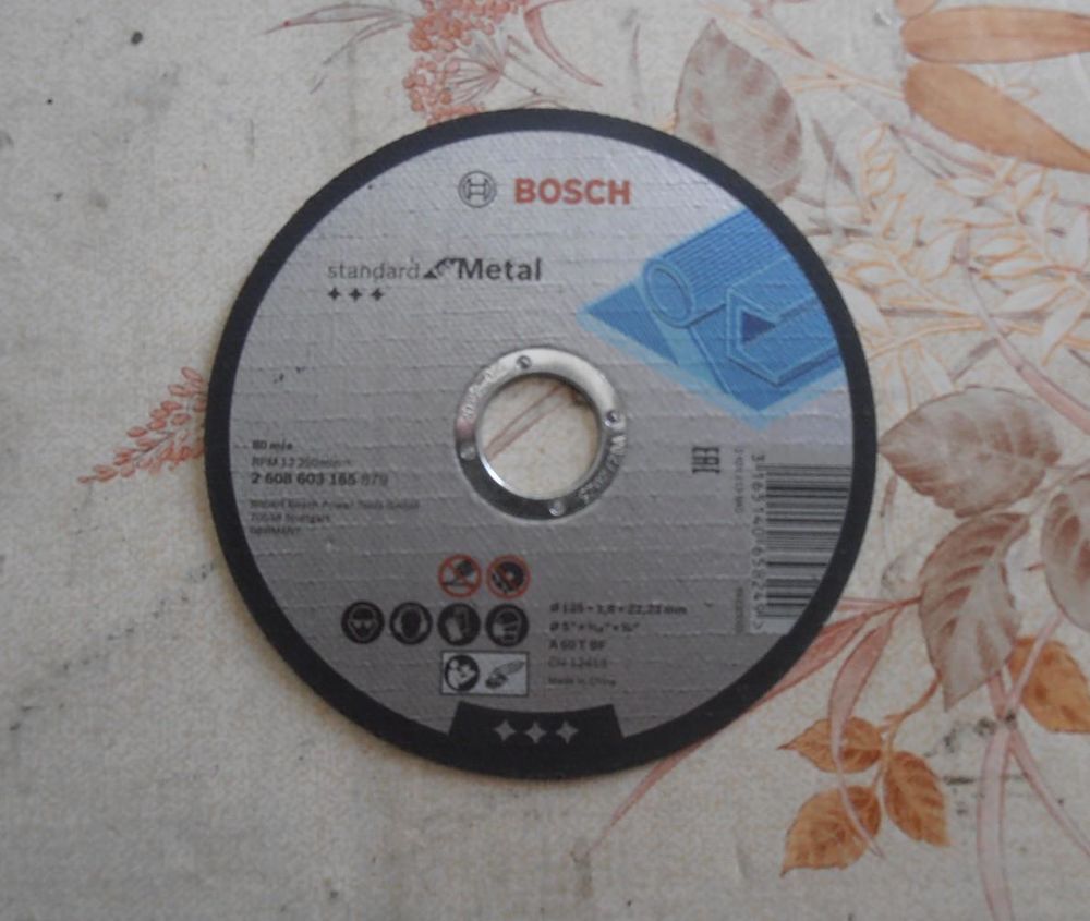 Disque � tron�onner le m�tal � 125 x 1.6 mm Bosch NEUF
2 Aubin (12)