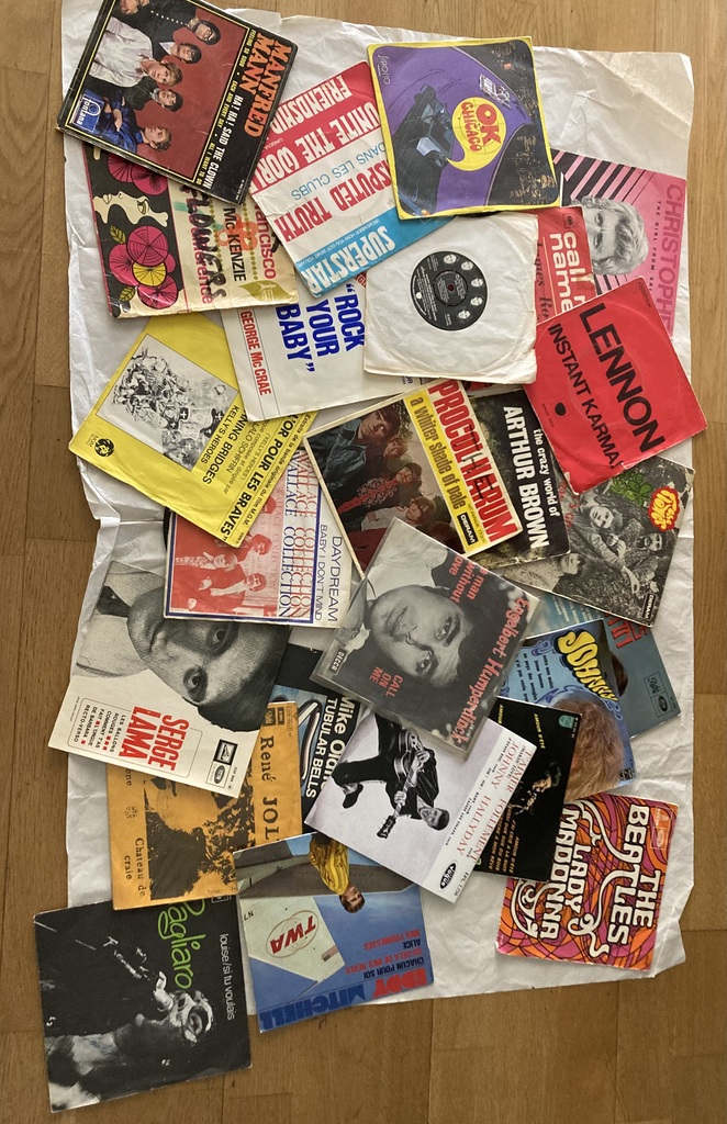 disques 33 et 45 tours 1500 Cannes (06)