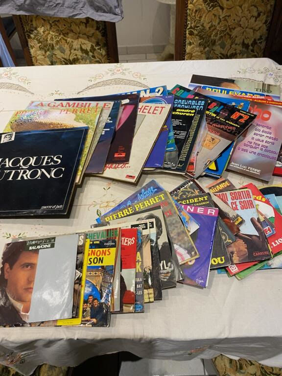 disques 33 et 45 tours 
25 de 33
40 de 45 30 Metz (57)