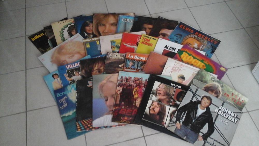 lot de 148 disques vinyles 45 tours et 91 vinyles 33 tours 0 Haillicourt (62)