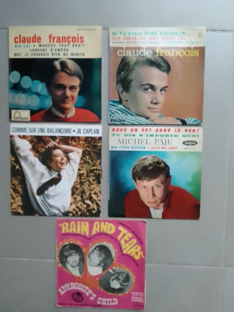 lot de 5 disques vinyls 45 tours 5 P�ronnas (01)