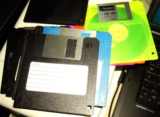 10 disquettes 3,5 2HD imation et Maxwell 1 Versailles (78)