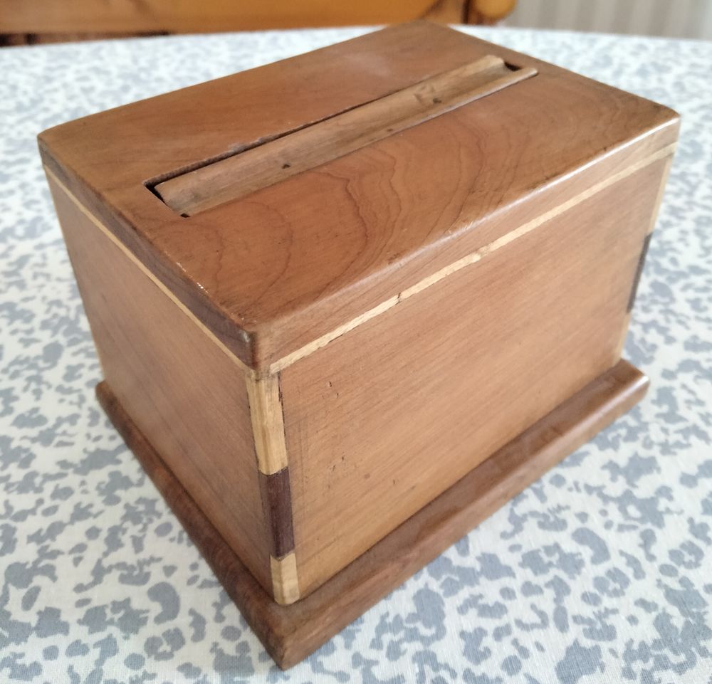 Distributeur de cigarettes. 50 Vierzon (18)