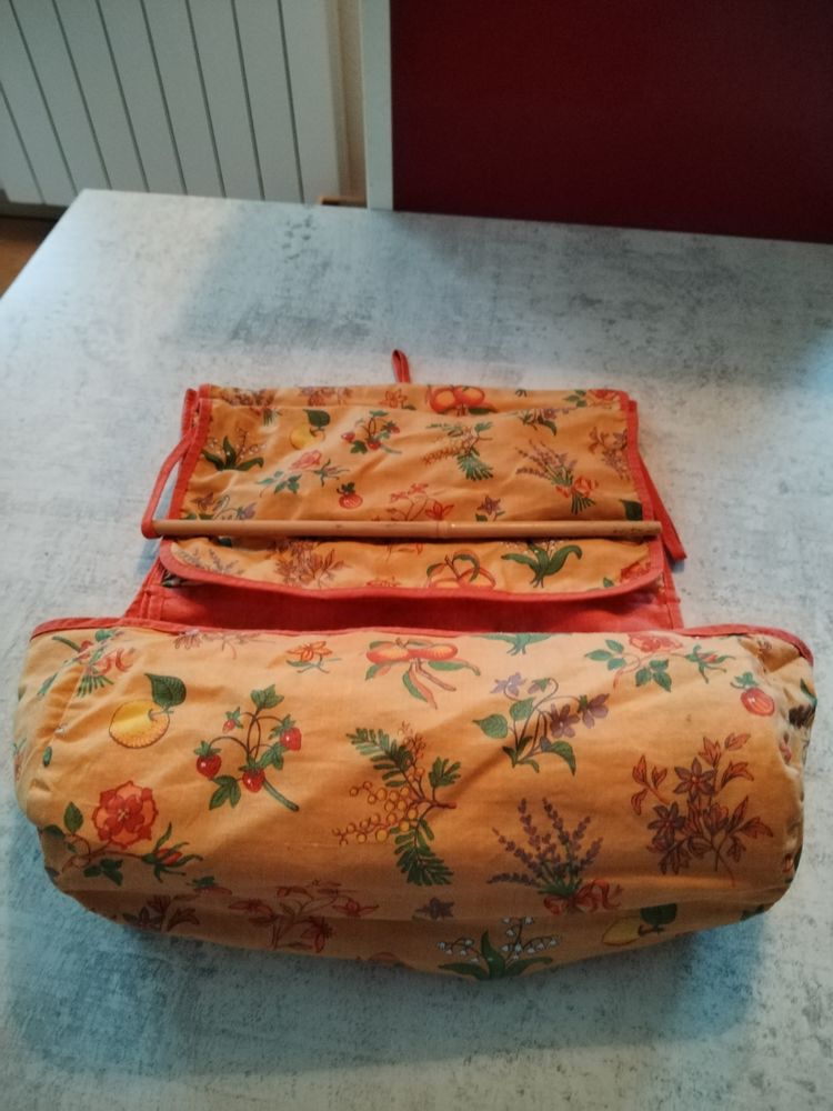 Distributeur de sopalin tissu avec fixation hauteur 3 Figeac (46)