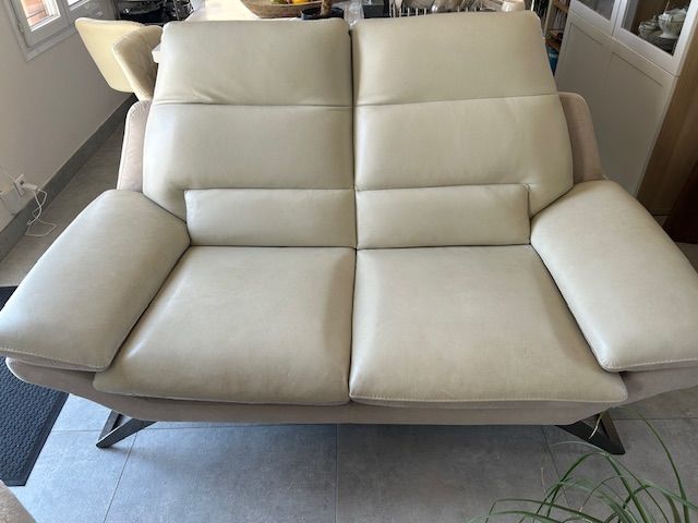 Divan fait sur mesure en cuir/daim 600 Vaison-la-Romaine (84)