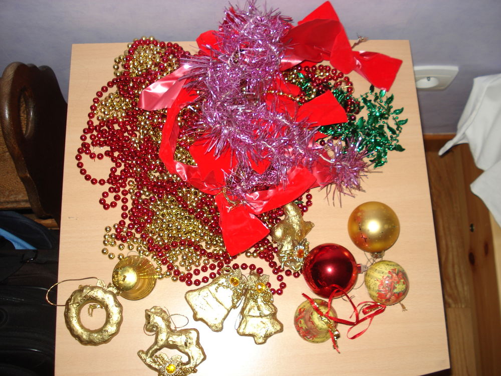 divers articles de no�l boules neufs etc... 0 M�rignies (59)