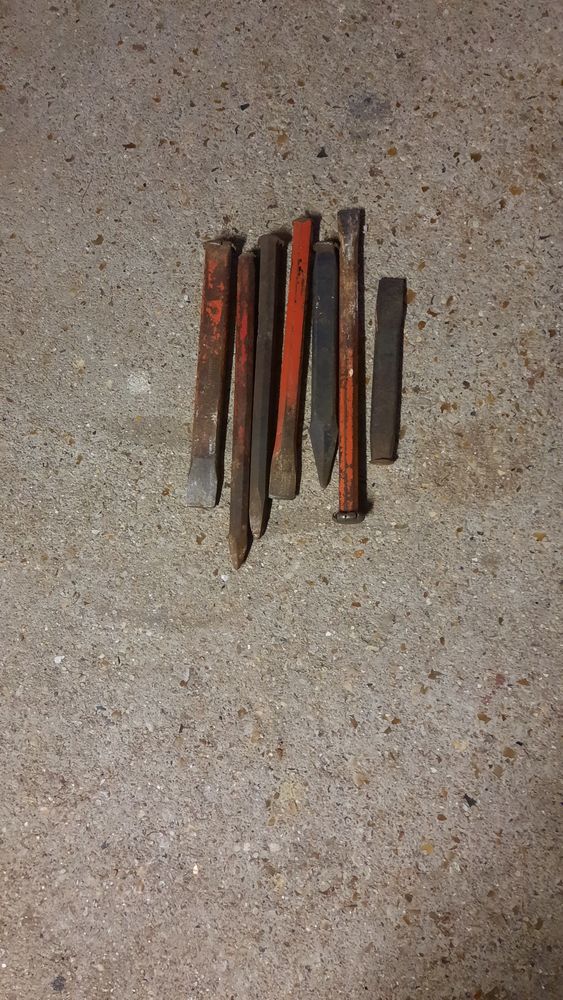 Divers burins 8 Auvers-Saint-Georges (91)