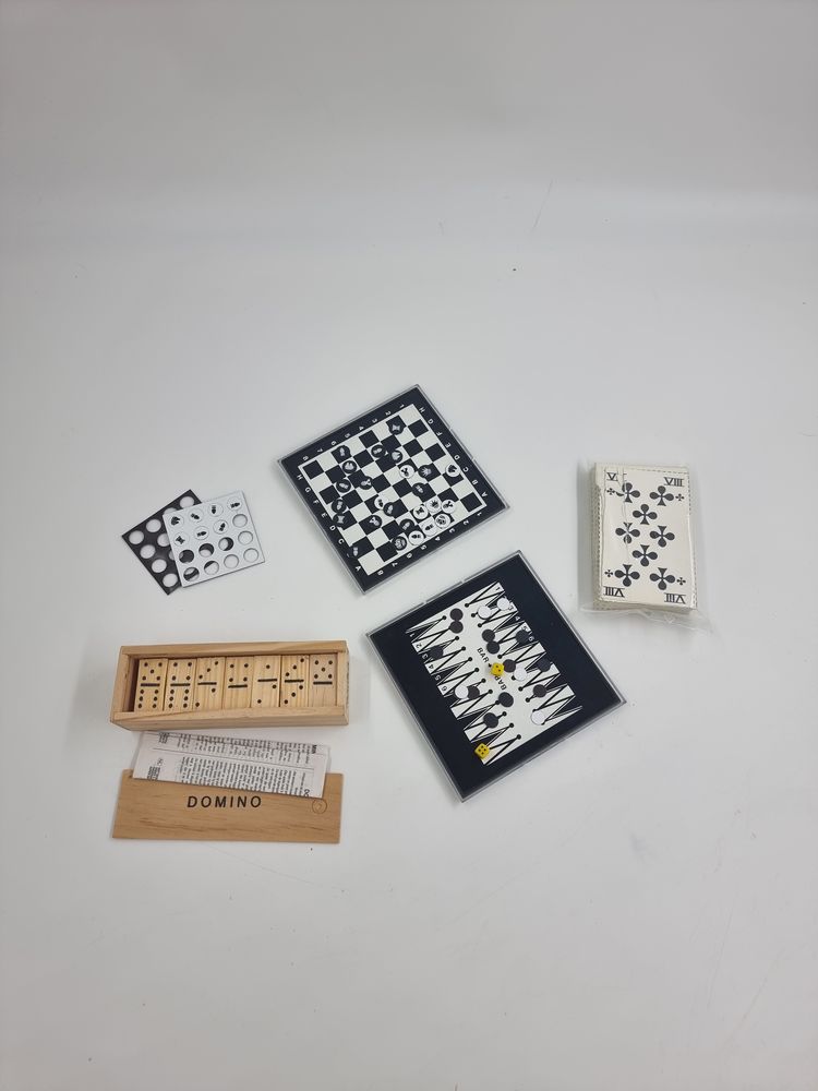 Lot de divers jeux de soci�t�s de poche pour vacances 1 Vulbens (74)