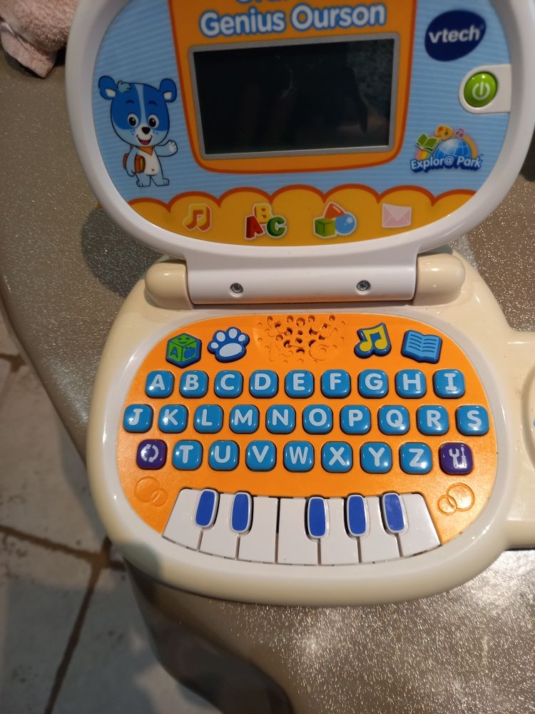 divers jouets No�l 6 St Aygulf (83)