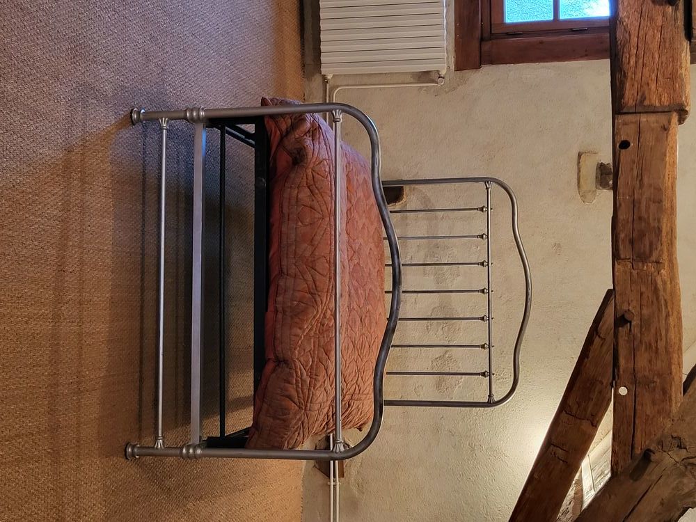 Divers Lits,Petite banquette. 75 Charolles (71)