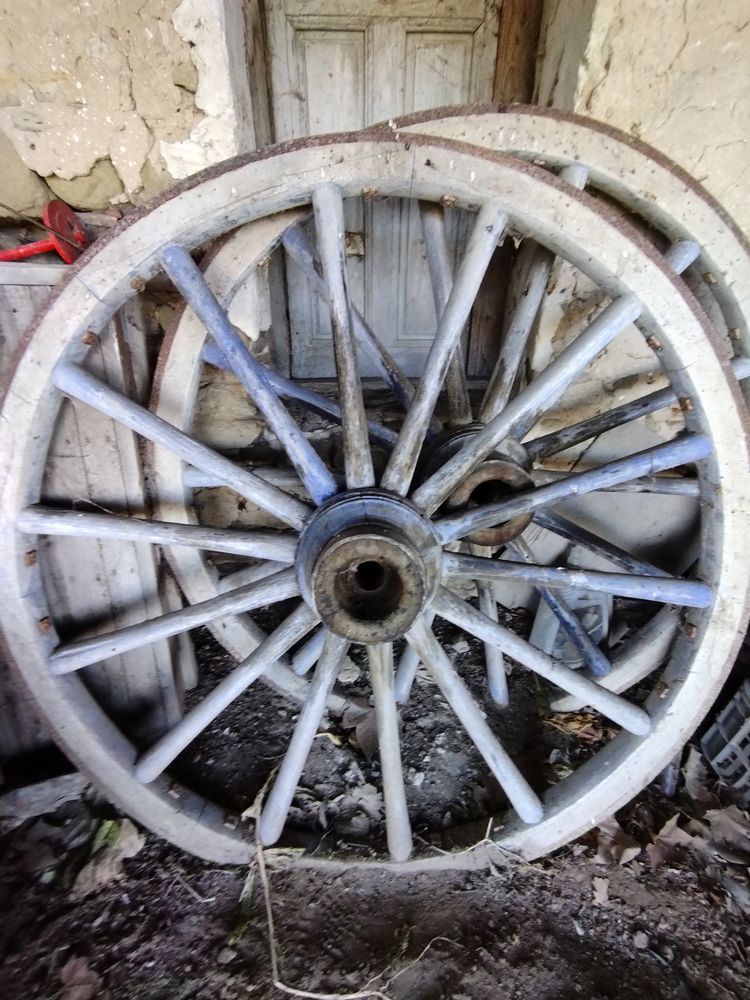 divers materiels agricole 100 Bonnieux (84)