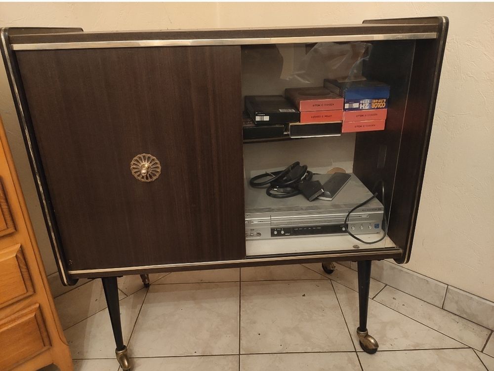 divers meubles 1 La Loupe (28)