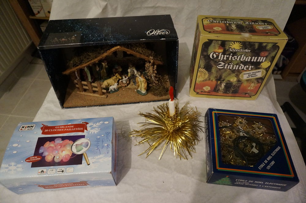 Divers No�l dont cr�che et 11  santons 30 Vitry-le-Fran�ois (51)