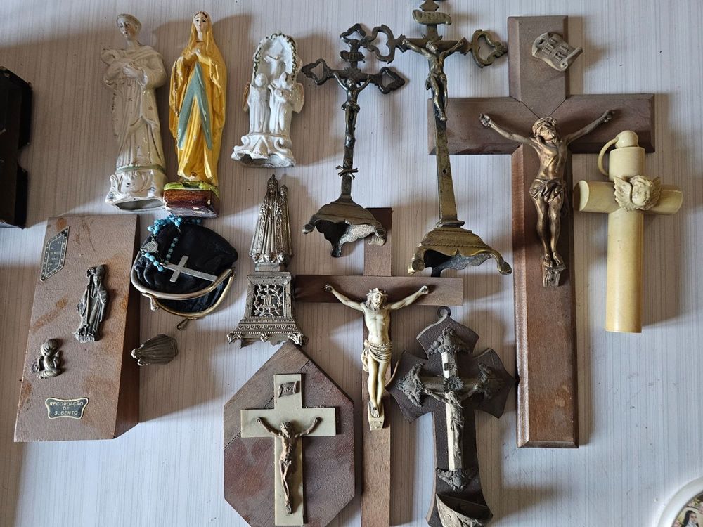 LOT DIVERS OBJETS RELIGIEUX 145 Paris 1 (75)