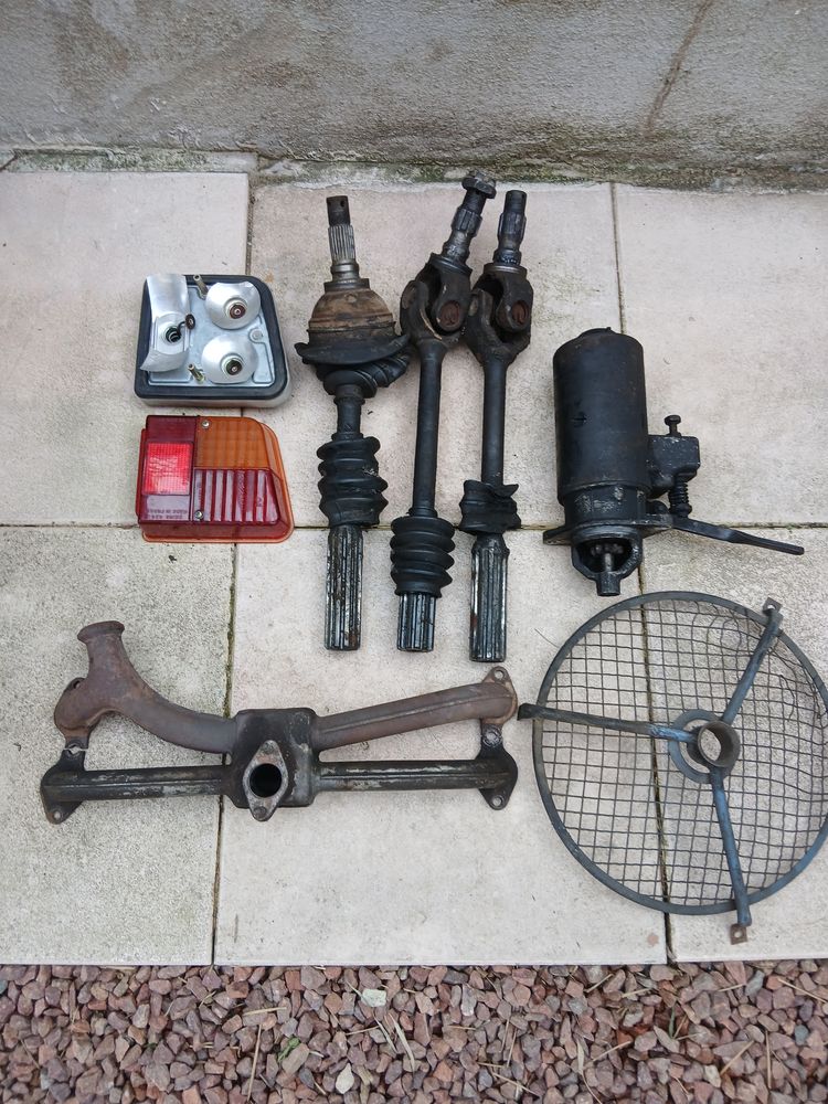 divers pi�ces occasions 2 cv     et 4l -r5 0 Commelle-Vernay (42)