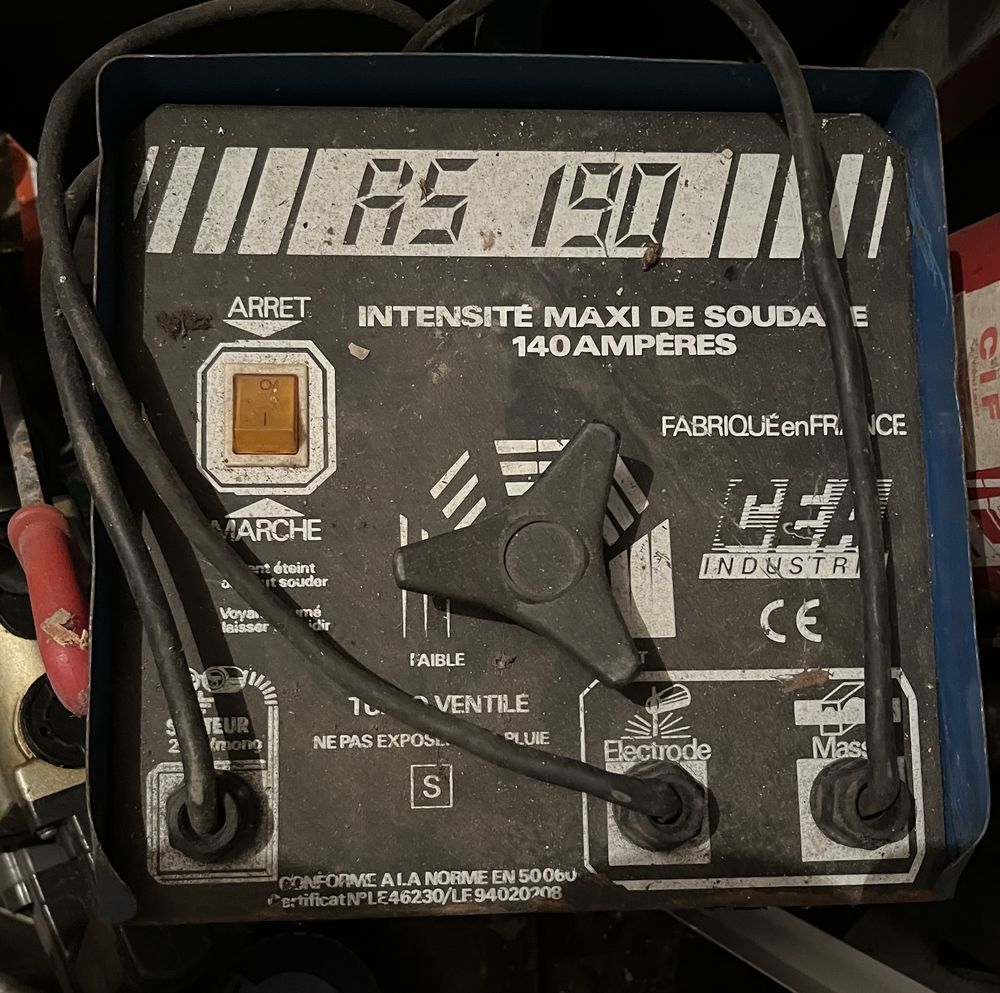 Divers postes de soudure � l'arc 30 Tremblay-en-France (93)