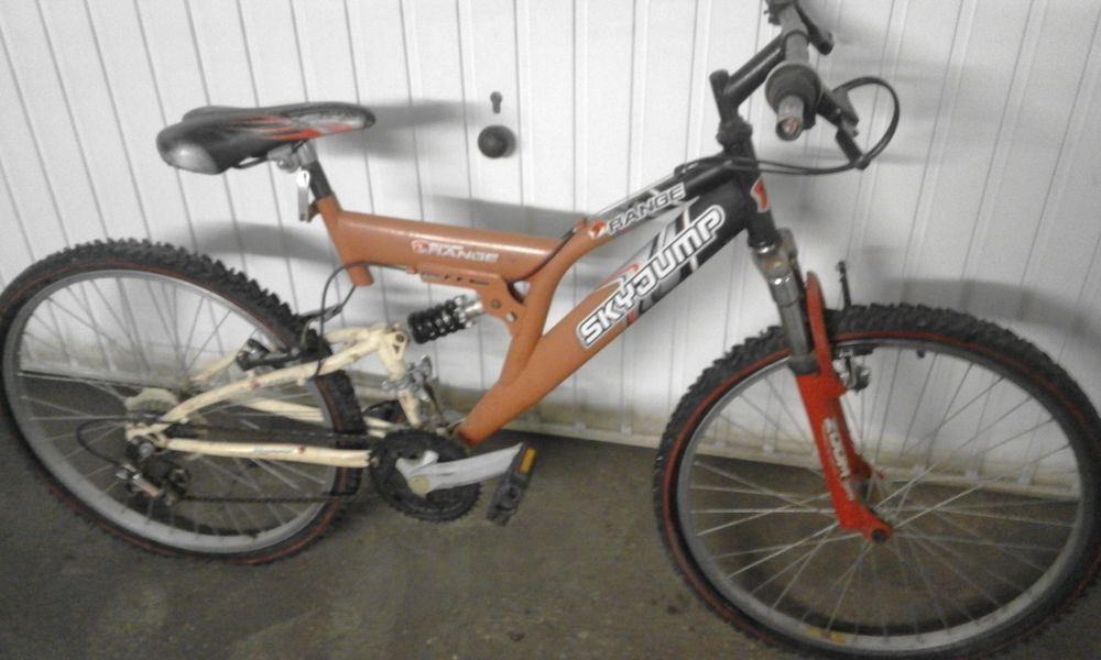 Divers V�los � Finir,+ Beaucoup de Pi�ces 0 Rillieux-la-Pape (69)