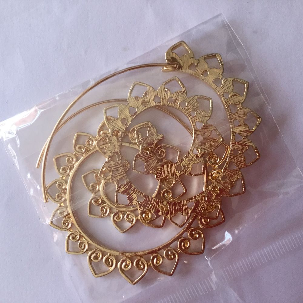 diverses boucles d'oreilles 7 Six-Fours-les-Plages (83)