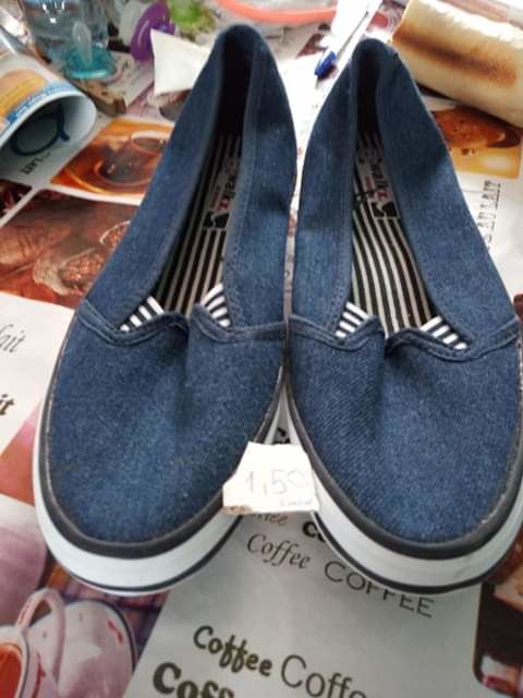 Diverses chaussures , 1 Soissons (02)