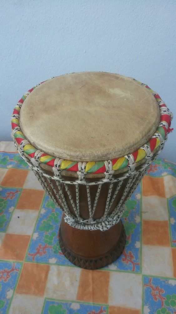 Djemb� neuf avec sa housse. 110 La Grand-Combe (30)