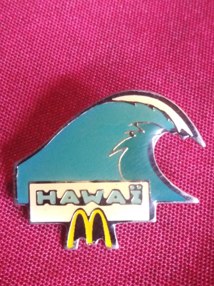 Pin's Mc Donald's 2 Avermes (03)