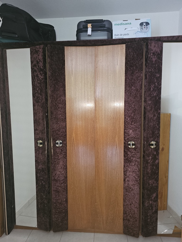 DONNE  armoire 4 Portes Placage Bois et miroirs 0 Montguyon (17)