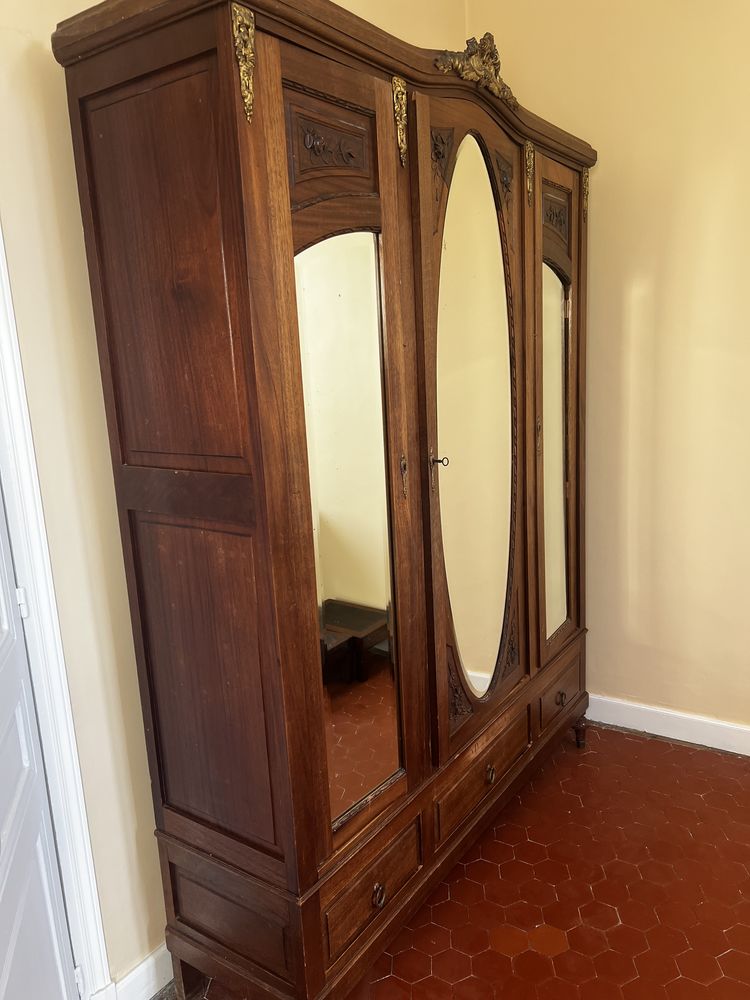 Donne armoire 0 Cannes (06)