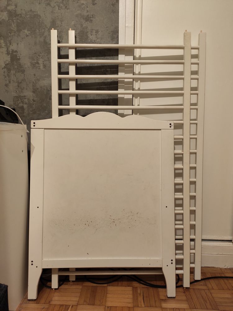 donne lit b�b� avec matelas le 0 Villemomble (93)