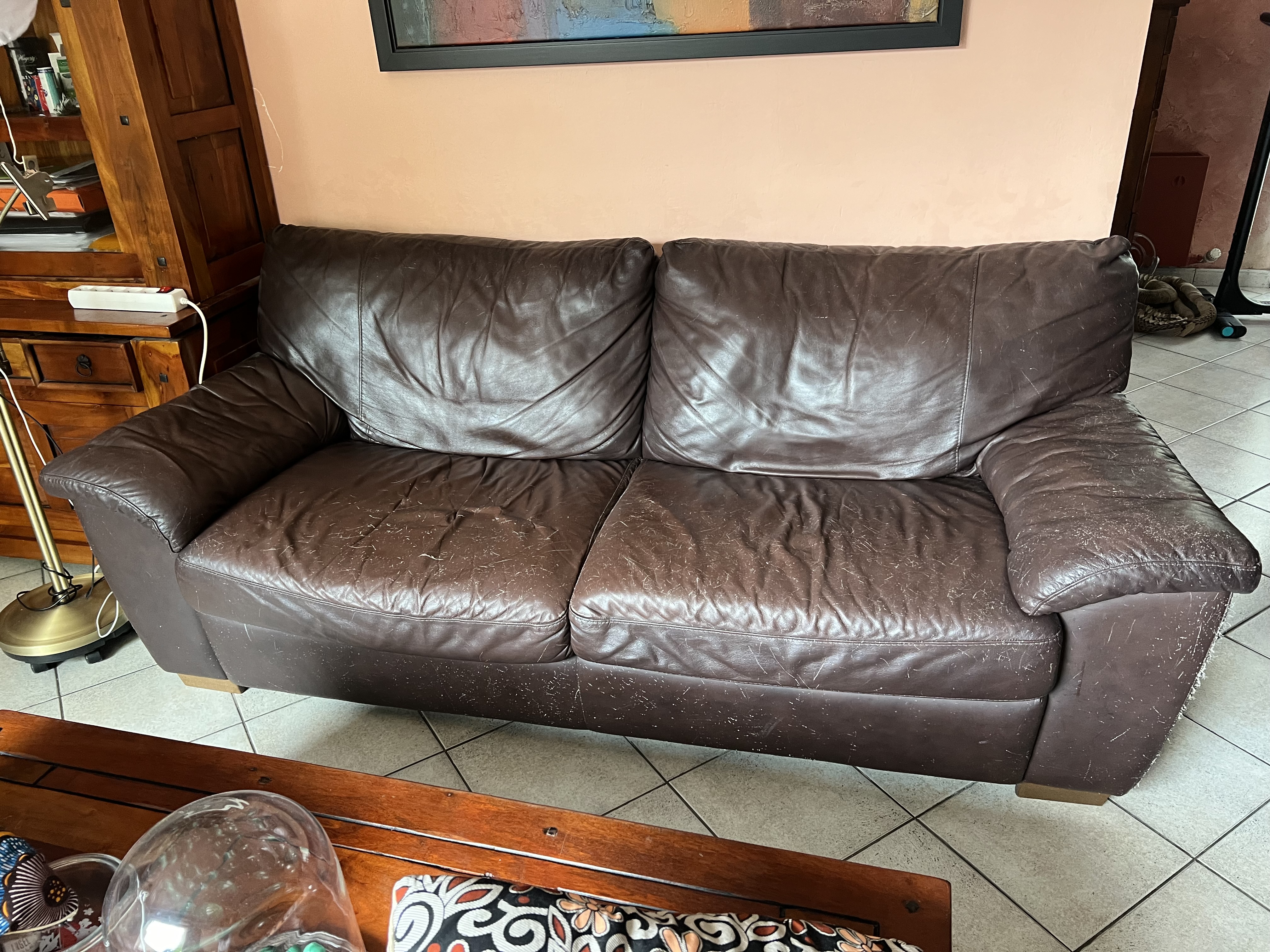 Donne 2 canap�s en cuir 0 Halluin (59)