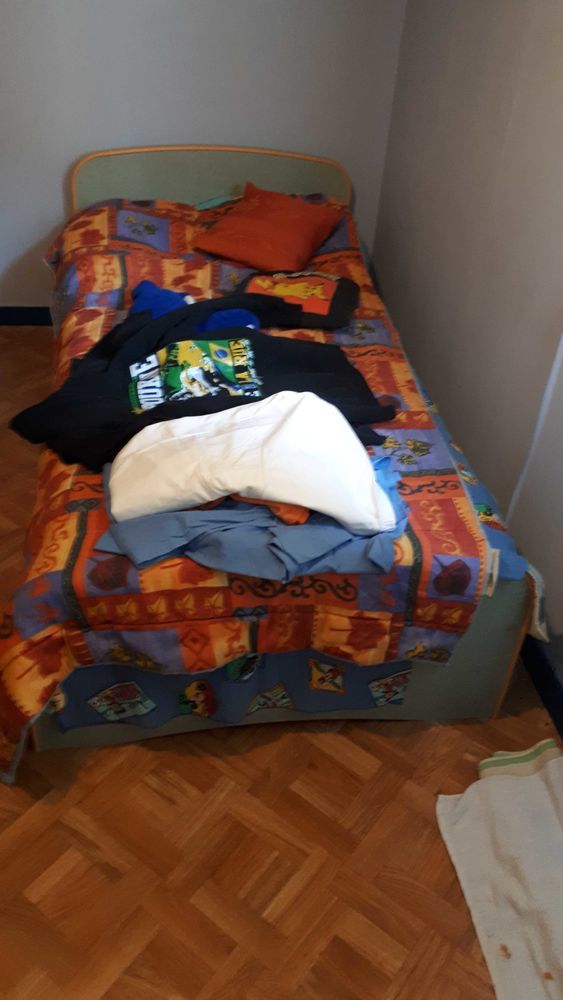donne cause d�m�nagement, grand buffet de salon +lit 1 places avec sommier et matelas 0 Meaux (77)