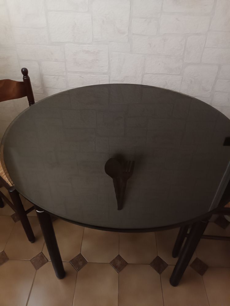 Donne dessus verre 0 Villeurbanne (69)