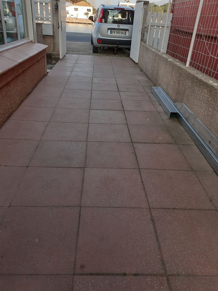 donne gratuitement 0 Agde (34)