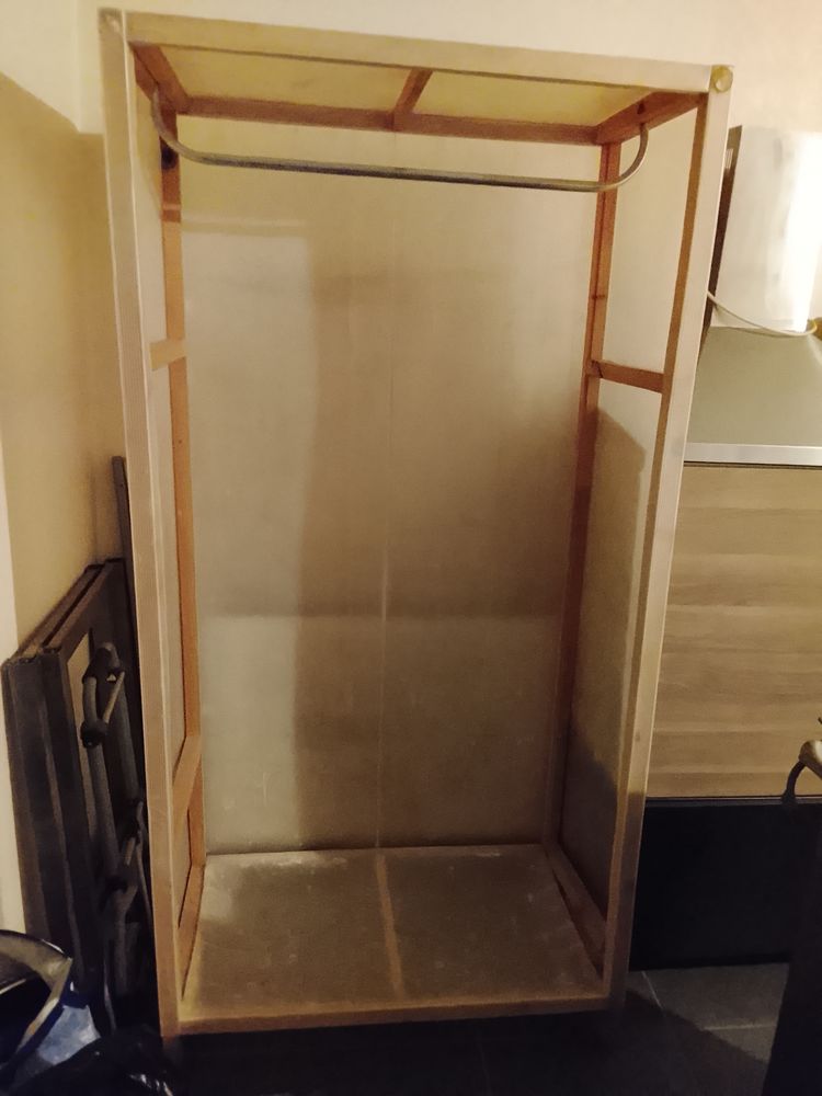 Donne penderie 0 Toulon (83)