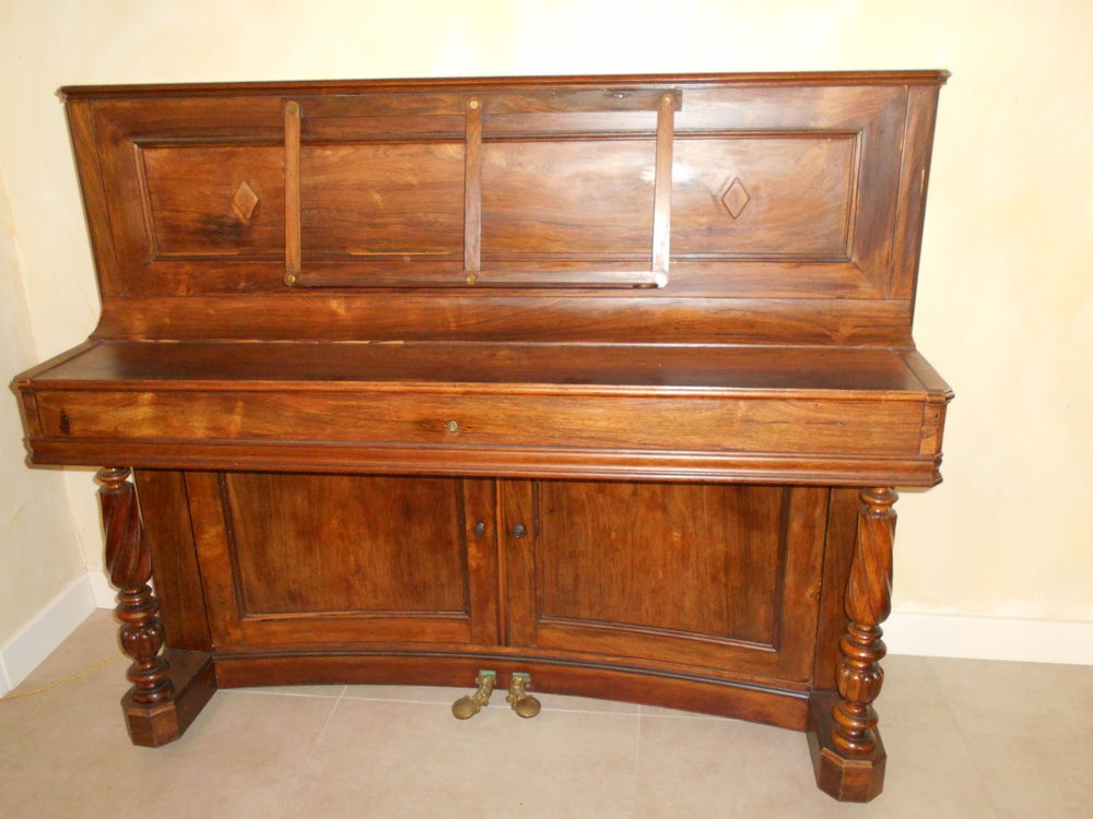 Donne piano droit 0 Saint-�tienne-des-Oulli�res (69)