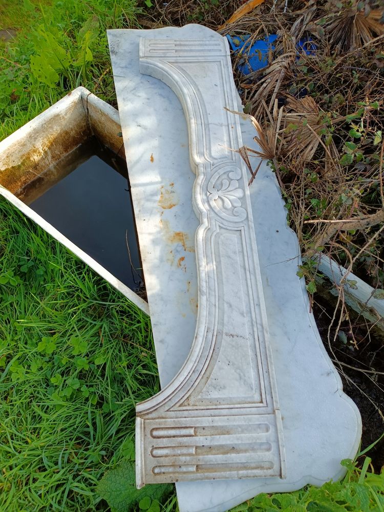 donne pierre de taille et dessus de chemin�e en marbre .. 0 Breuil-Magn� (17)