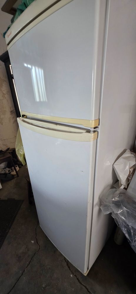 DONNE REFRIGERATEUR EN ETAT DE MARCHE 
0 Rive-de-Gier (42)