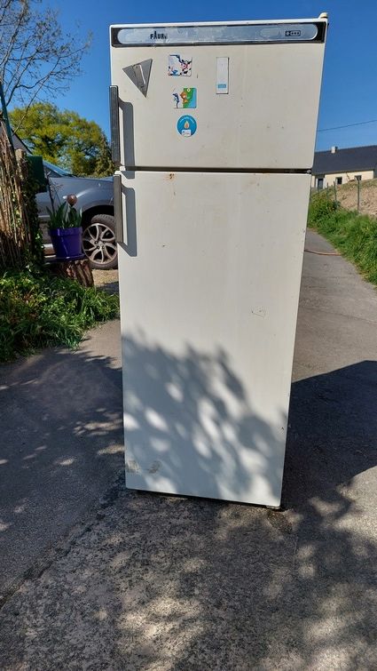 DONNE R�frig�rateur (+ mini cong�lateur) 0 Pl�lan-le-Grand (35)