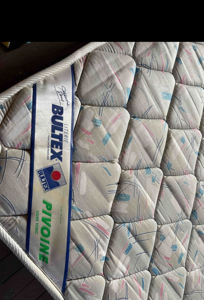 Donne 3 sommiers � lattes 90 cm et un matelas bultex. 0 Campouriez (12)