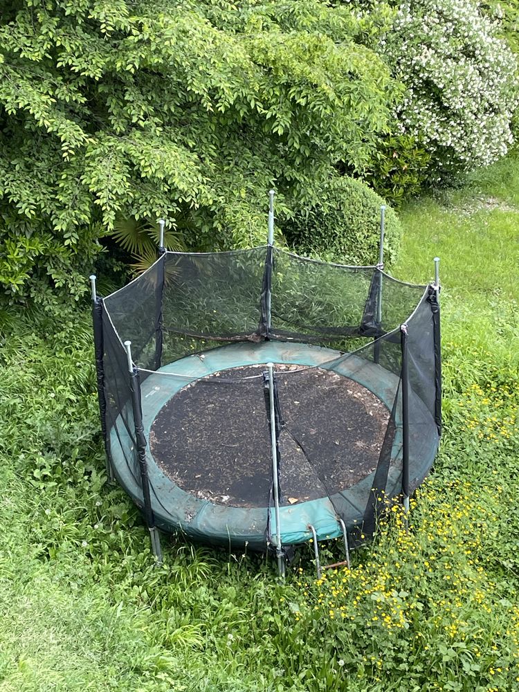 Donne trampoline et balan�oire 0 Seyssins (38)