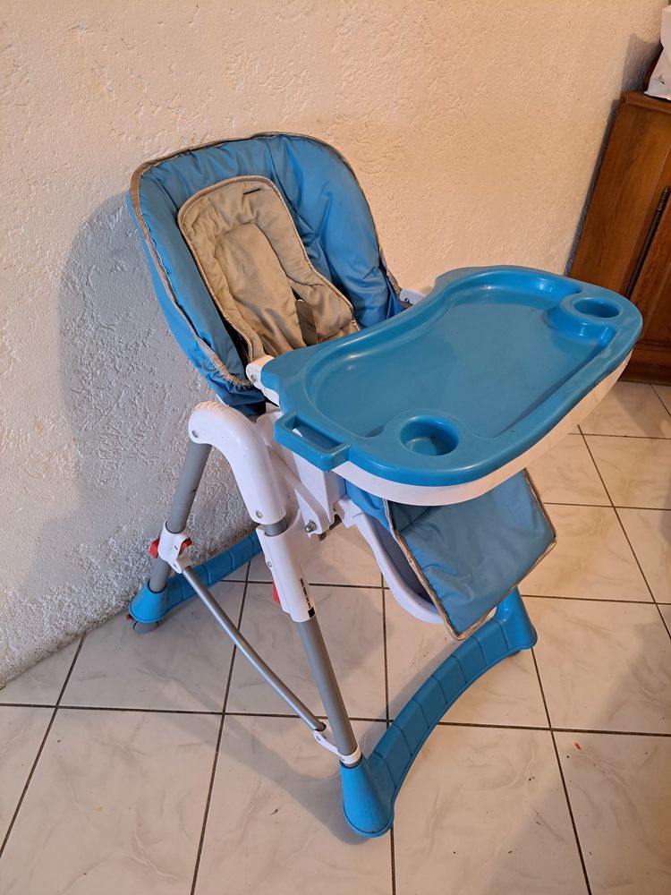 A donner chaise pour enfants 0 Charquemont (25)