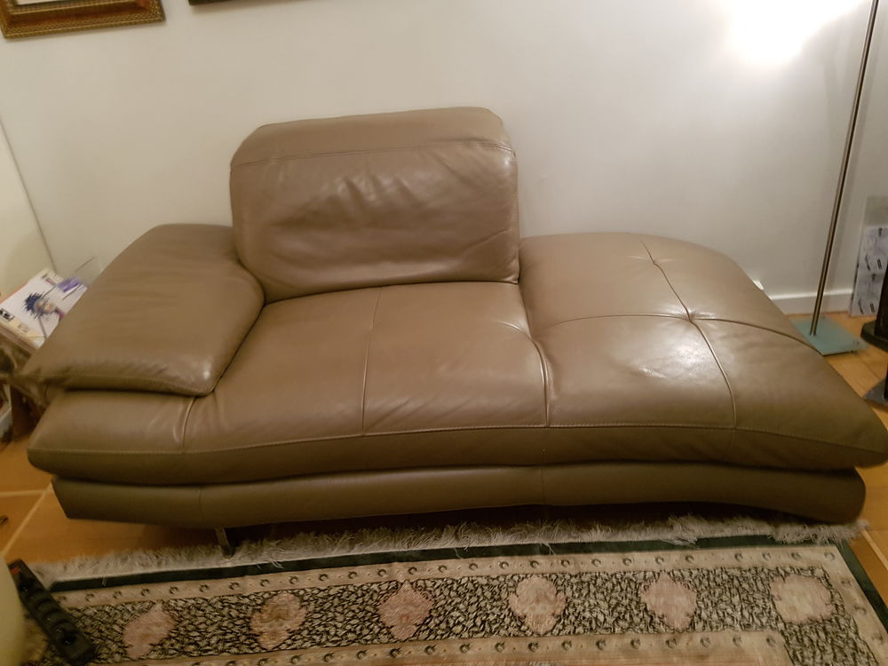 dormeuse en cuir couleur taupe 300 Nice (06)