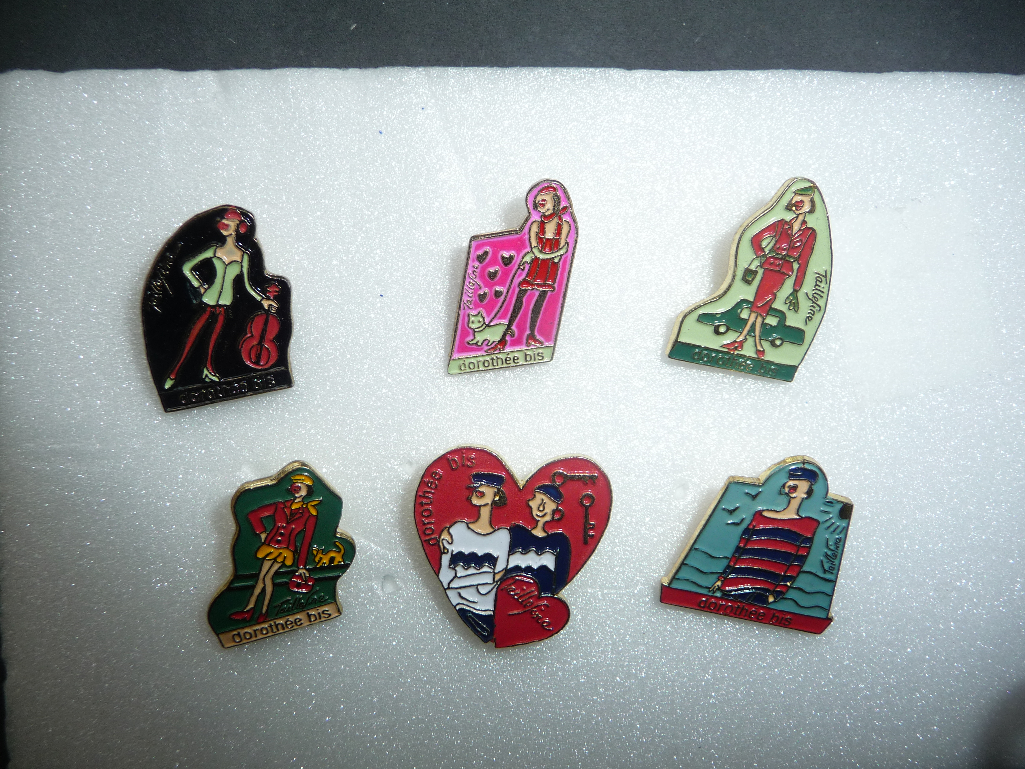 6 PIN'S  DOROTHEE BIS TAILLEFINE 3 Sartrouville (78)