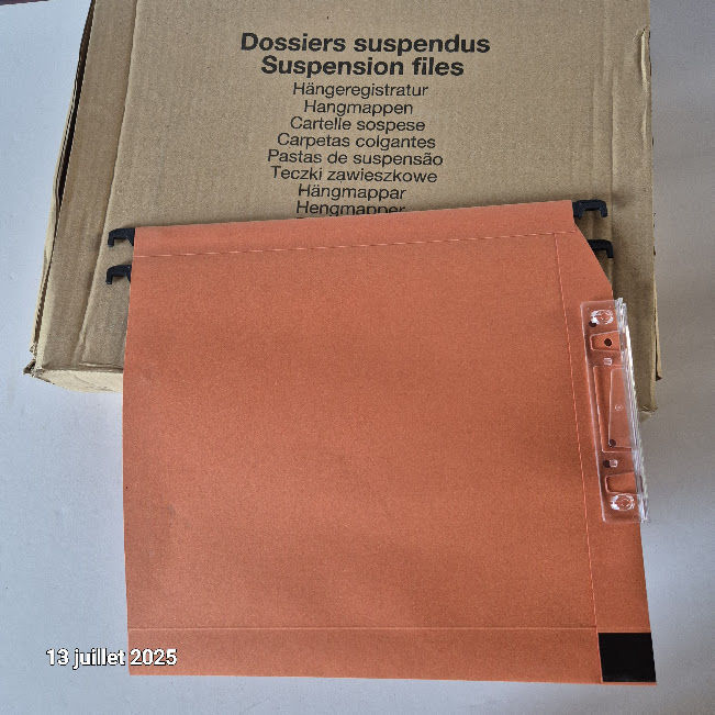 Lot de 13 dossiers suspendus pour armoire 9 Saumur (49)