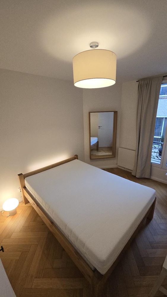 Lit double 140x190 en bois massif sur mesure, avec matelas et surmatelas (possibilit� de s�par�e) 550 Paris 19 (75)