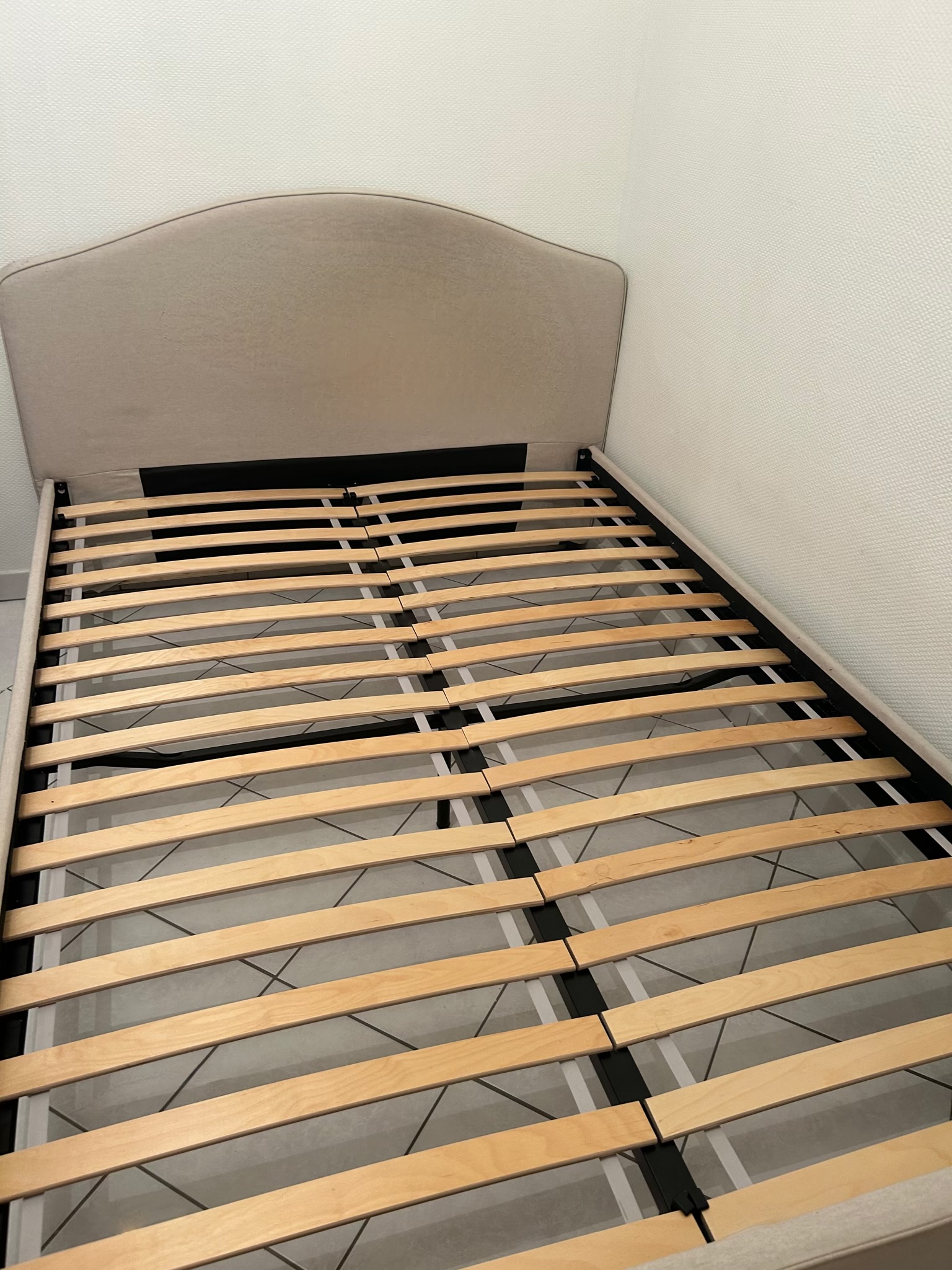 Lit double 140x200 150 Montpellier (34)