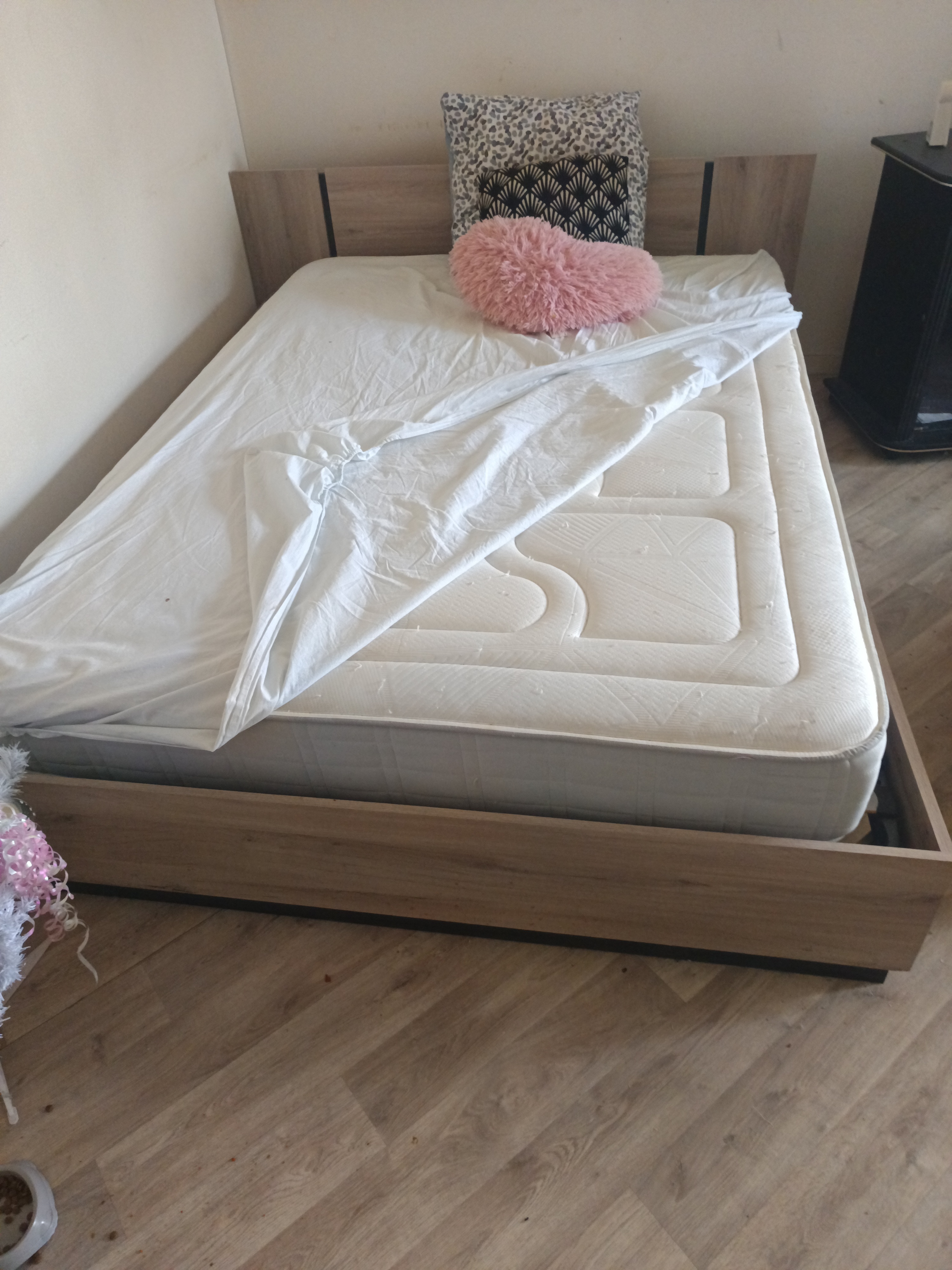 Lit double bois avec matelas 180 Beauvais (60)